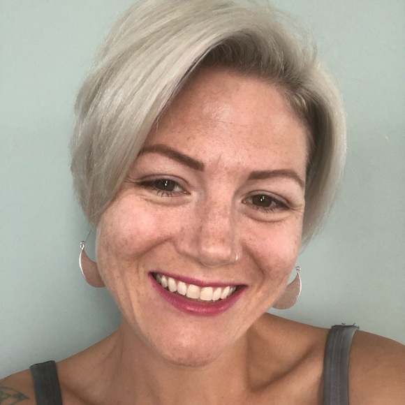 Meet your Posher, Sara - Picture 1 of 1